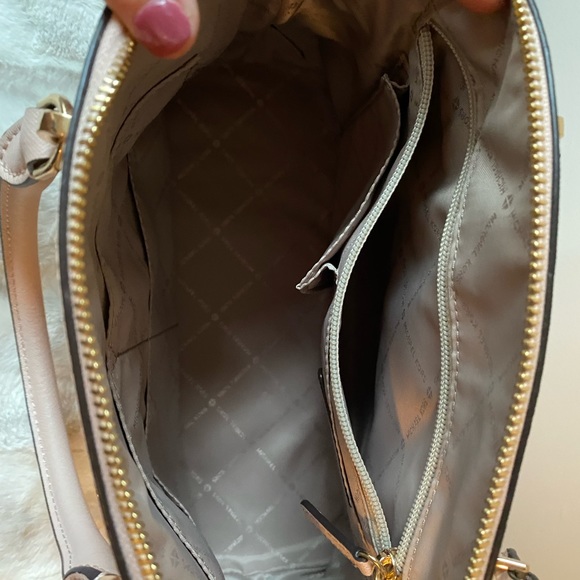 SOLD Michael Kors Purse and Wallet - Picture 3 of 10